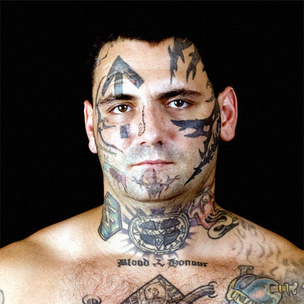 former racist nazi face tattoo removal bryon widner 3 5d4c000c6ab78  605 - Relembre o ex-Skinhead que se arrependeu de suas tatuagens depois de ser pai