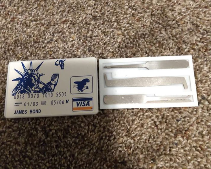 Y'all, My Local Bin Dig Store Had A Fill-A-Cart For $10 Sale, So I Started Filling Up On Small Toys To Hand Out At Halloween. I Grabbed This Fake Credit Card, Because It Said James Bond On It. This Morning, I Noticed There Was A Slider On The Back And Opened It. It's A Freaking Lock Picking Set!!!