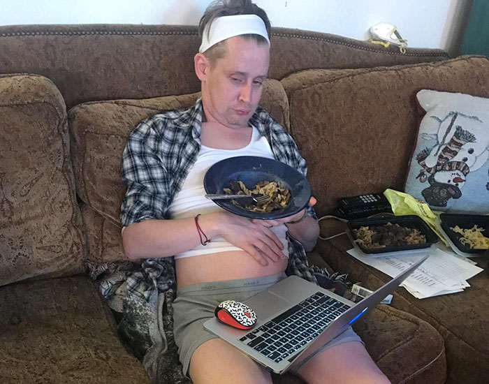 Macaulay Culkin Posts Hilarious Pic After Disney Announces They’re Rebooting Home Alone (23 Reactions)