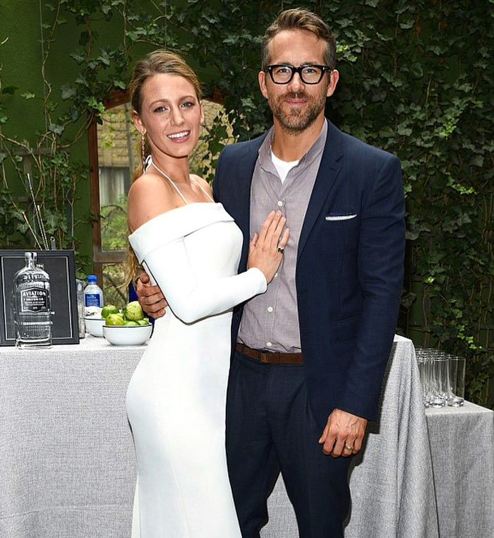 Ryan Reynolds Trolls Wife Blake Lively After She Gives Him This Amazing Present