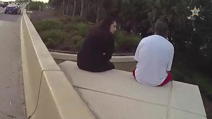 This Woman Talks Man Out Of Jumping Off A Bridge By Quoting Linkin Park Lyrics