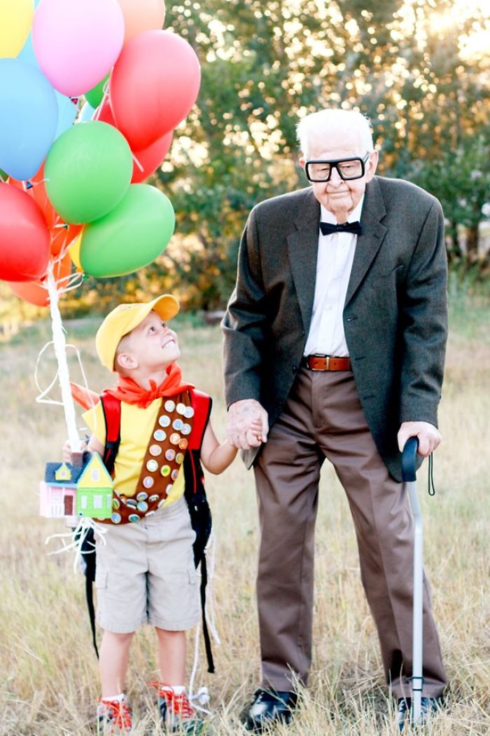 Mom Thought She Won't Live To See Her Kids Turning 5, Celebrates It With 'Up' Themed Photo Shoot