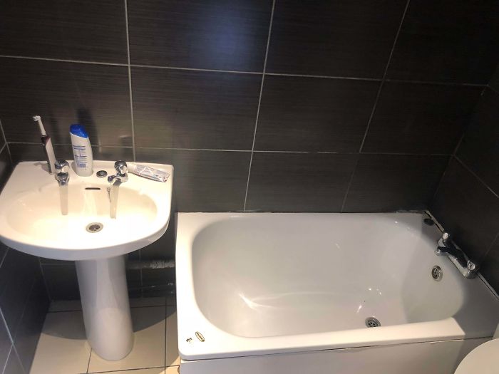 I’m 6’3 And This Is The Bath In My Hotel Room