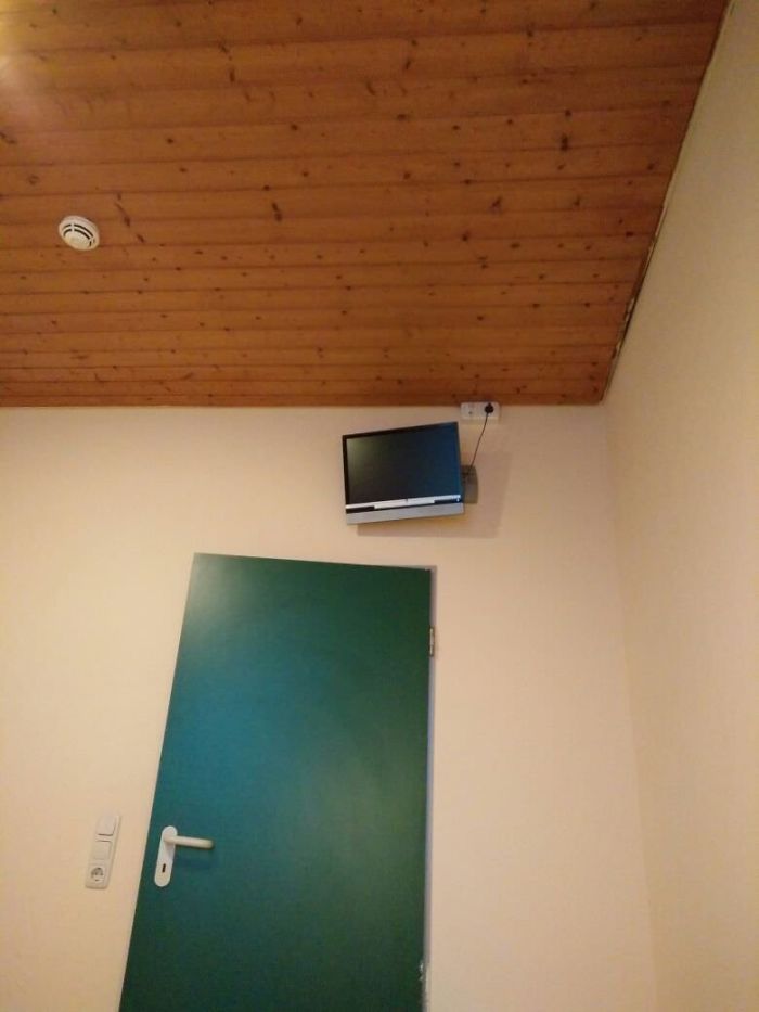 Does This Belong Here? The TV In My Friend's Hotel Room (And You Have To Pay 10€ Deposit For The Remote)