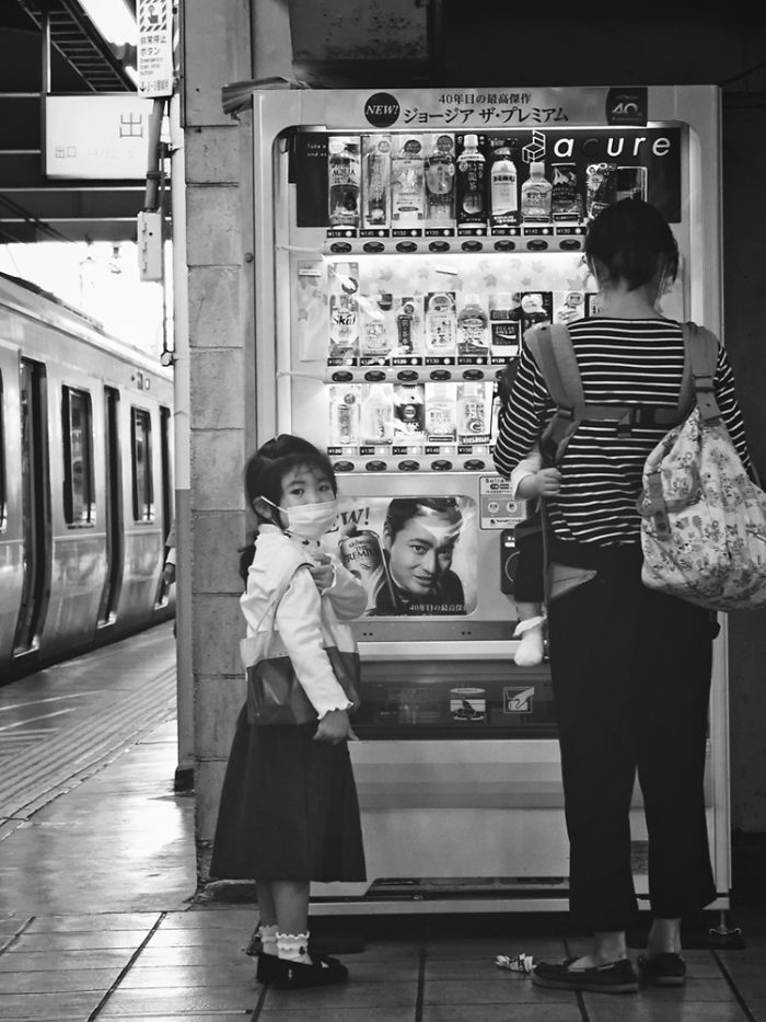 Photographer Gives Fascinating Glimpse Into The Train Culture Of Japan Through 21 Black & White Photos