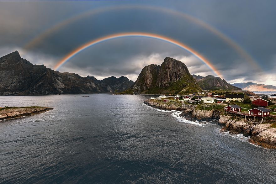 Rainbow Reine by uglefisk Norway Paal LundAGORA images 5d6fc69e69203  880 - As imagens mais inacreditavelmente incríveis de 2019