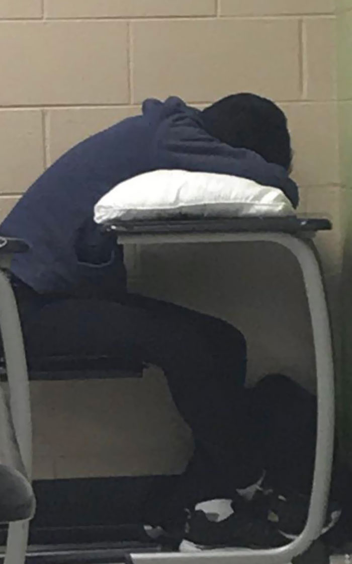 I’m A High School Teacher. My Student Pulled A Pillow Out Of His Backpack And Went To Sleep During Exam Week. I Was Honestly Impressed
