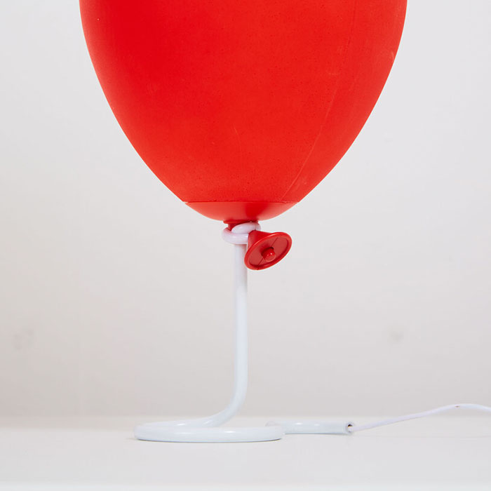 Crean una lámpara en forma del globo de "IT" y cuesta 37$