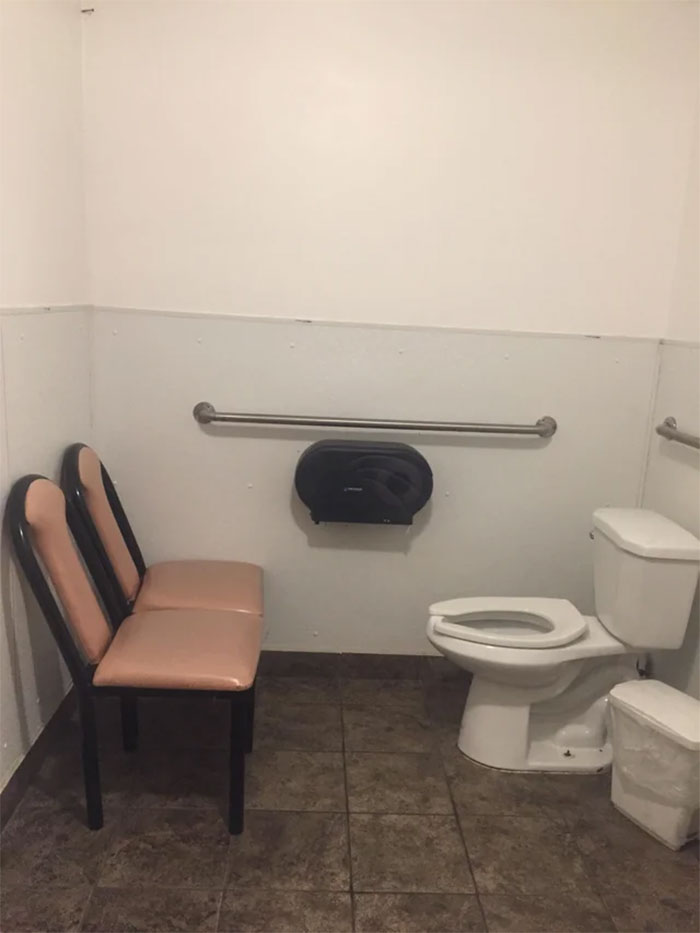 Bathroom With An Audience At A Chinese Restaurant