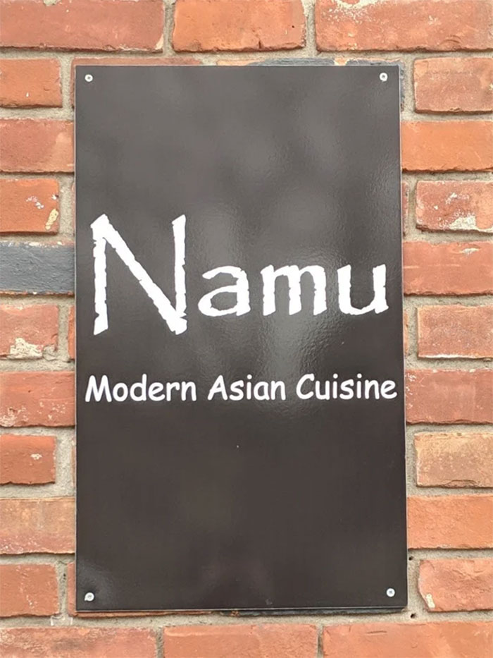 This Restaurant's Sign Uses Both Papyrus And Comic Sans