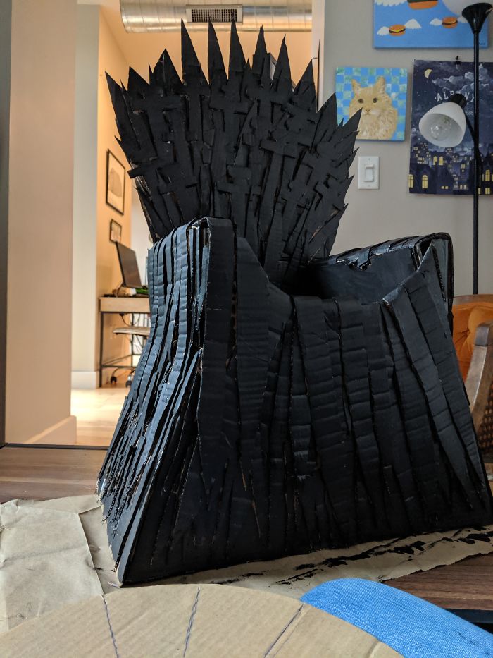 Arthur The Cat Just Got His Own Iron Throne And It's A Better Ending Than The Season 8 Finale