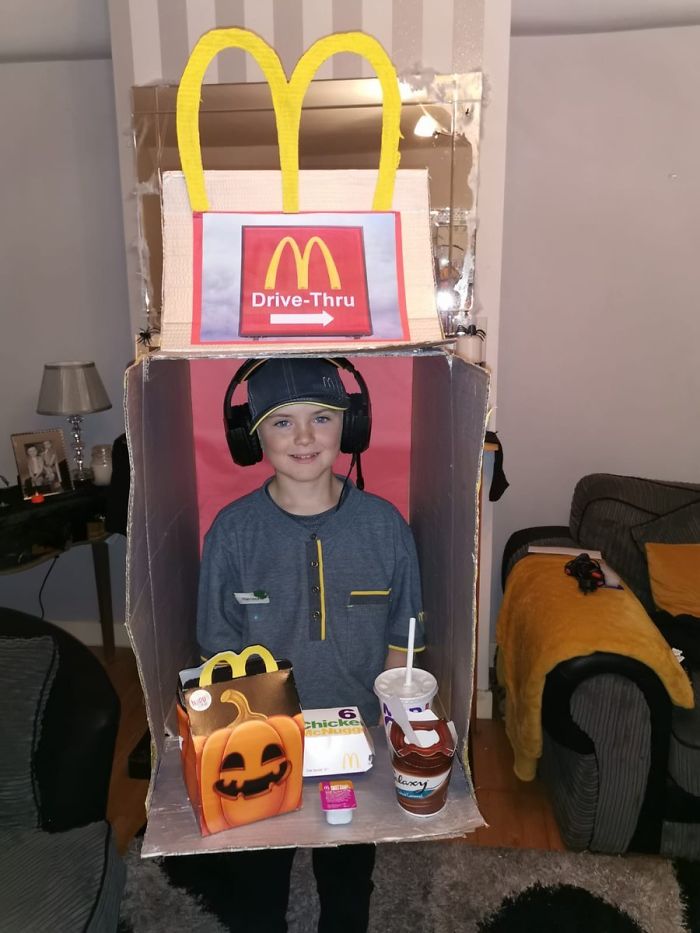 My Cousin Puts So Much Effort Into Her Kids Costumes Every Year, They Just Get Better And Better