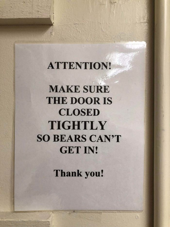 Asegúrese de que la puerta está bien cerrada para que los osos no puedan entrar