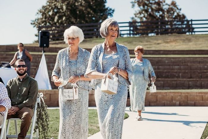 Bride Opts To Have Her 4 Grandmas As Flower Girls And They Totally Crush It