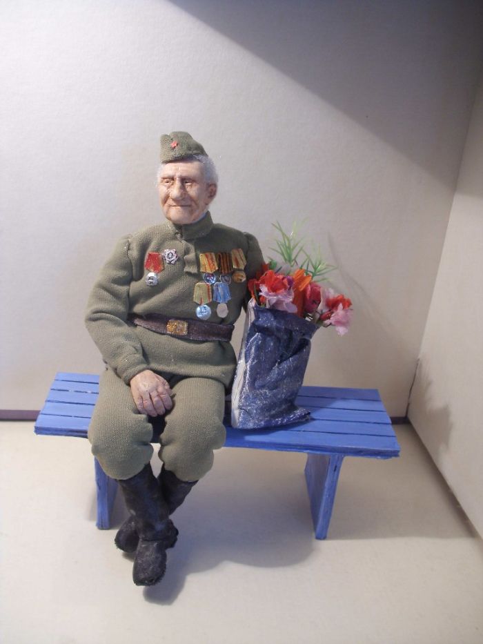 Doll Master From Novosibirsk Creates Realistic Works About Old People Live