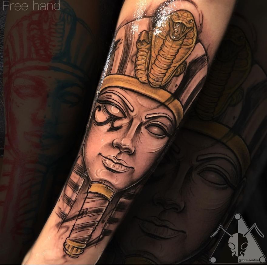 Ambidextrous Tattoo Artist