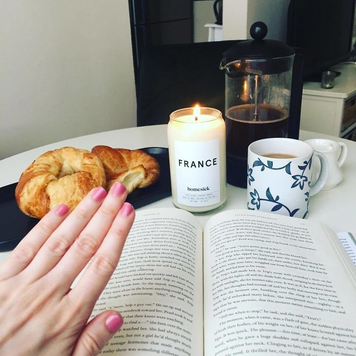 When Ur #notengaged And Ur Havin A Cute Lil Brunch All To Urself Just Like The Time U Dropped Everything To Go To Europe On A Whim For Some 🙌🏻🙌🏻pastries. And Nobody Was Like “But Babe It’s The Big Game...and I Just Spent All Our Money On Stereos” Mmmmm Memories. Ps If U Want To Celebrate Ur Solo Or Gal Pal Trips, Use Code Notengaged15 For 15% Off At @homesick Link In Bio #blessed #sponsored #travelsolo #itsthebest #youwontregretit