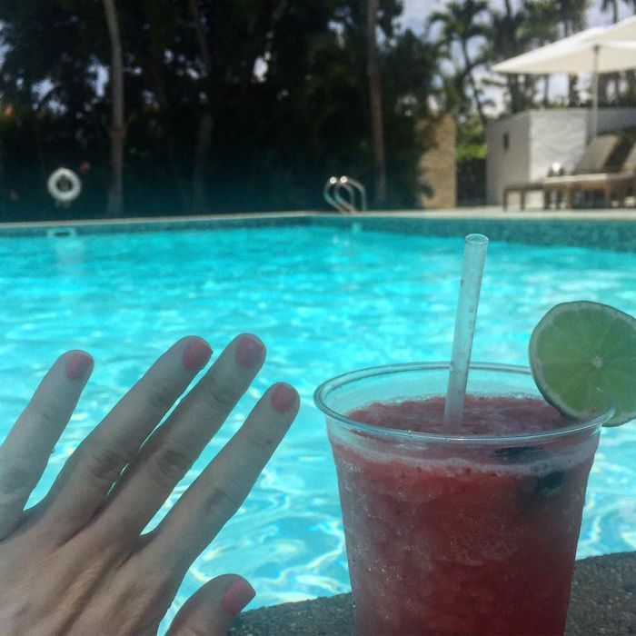 When Ur #notengaged On Ur #nothoneymoon Havin A Cute Lil Swim Up To The Cute Lil Swim Up Bar And Ur Unbejeweled Left Hand Orders A Strawberry Daiquiri. Poor Me Im Single Whatever Shall I Do 👀🍹💃🏻 Can U Imagine If U Didn’t Sweat About That Tinder Date And Just Did Whatever U Wanted? Lol Wear Sunscreen! Xo #blessed