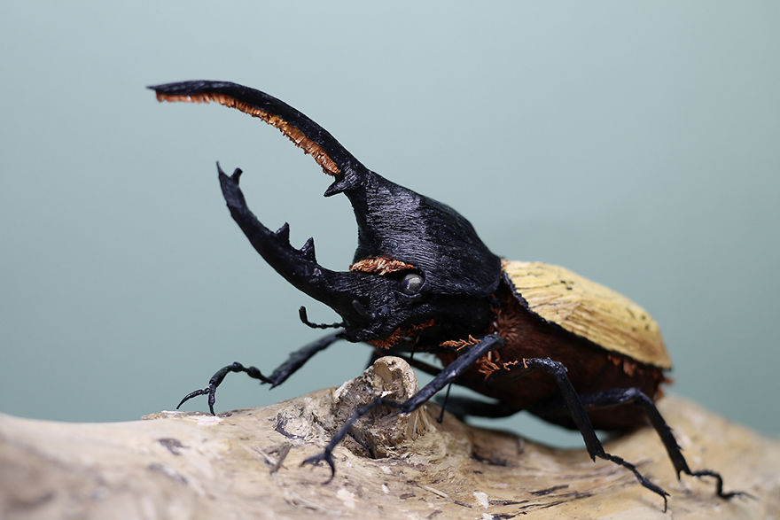 Artist Tina Kraus Makes The Most Incredible Lifelike Insects From Paper