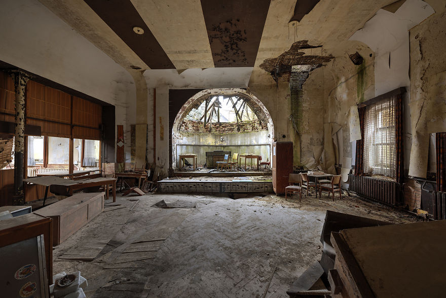 I Photograph Abandoned And Forgotten Ballroom In Germany