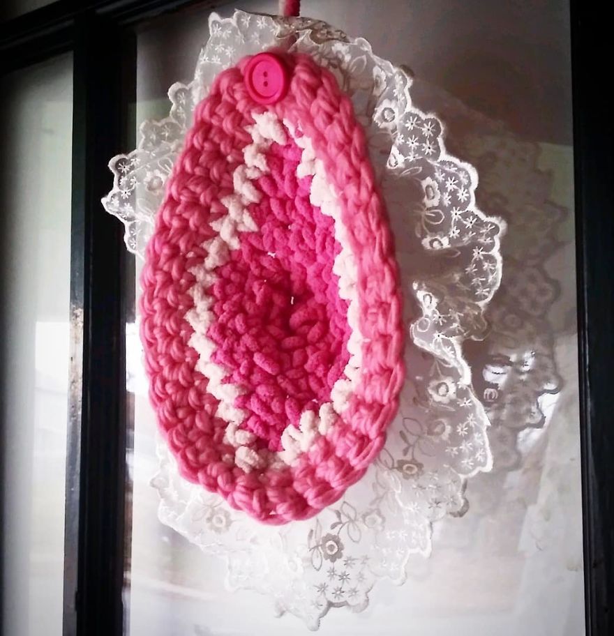 Artist In Louisville, Kentucky Installs Crochet Vulvas Throughout City, Sharing Facts About Violence Against Women