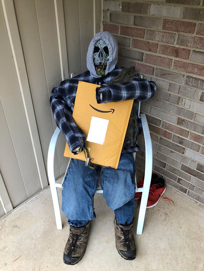 I Woke Up To An Amazon Package Being Delivered And The Delivery Woman Decided To Have Some Fun With My Halloween Decoration On My Front Porch