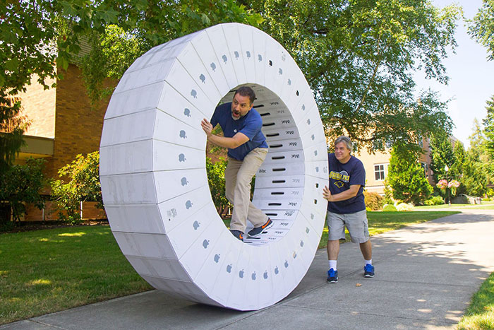 My School Just Got A Ton Of New iMacs. This Is What They Did With The Boxes