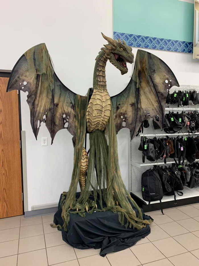 This Dragon Is Freaking Amazing! It Was At The Gw In Green Bay Wi And Sadly Was Already Sold. It Breathes Smoke And Lights Up And I Think The Wings Move As Well
