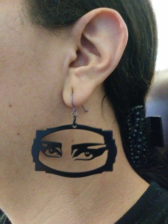 This Is Siouxie Sioux Cat Eye Earring. An English Artist From Siouxie And The Banshees. I'm Sure Some Of You Recall The Band