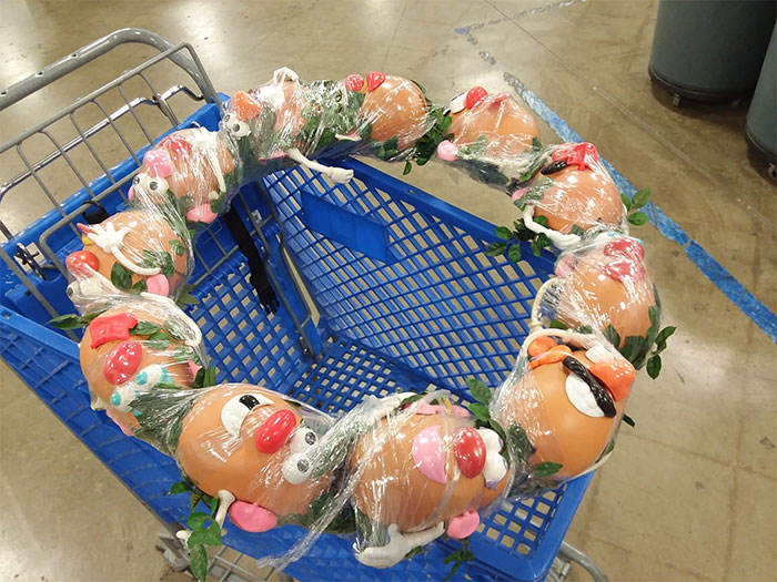Came Across This At Work Today (I Work At A Local Thrift Store) Yes Its A Wreath Of Mr Potato Heads
