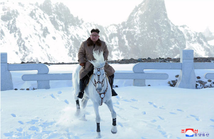 kim jong un 43 - Kim Jon-un e Vladmir Putin andaram juntos a cavalo?