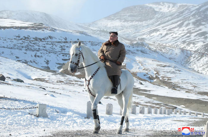 kim jong un 44 - Kim Jon-un e Vladmir Putin andaram juntos a cavalo?