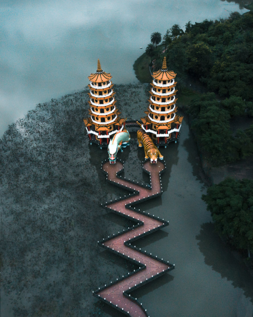 Dragon And Tiger Pagodas, Taiwan