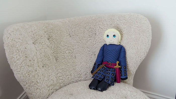 'Jaime Lannister' Has A Lovely Doll Of Brienne Of Tarth At Home, And It's As Sweet As It Sounds