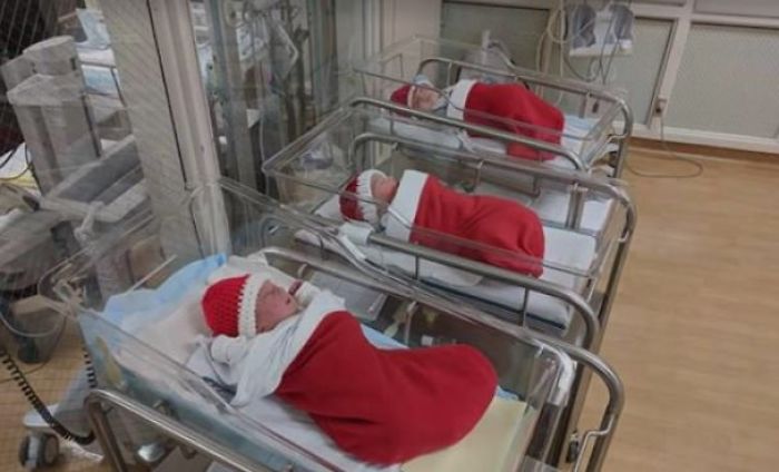 This Hospital Wins Christmas By Sending Newborns Home In Christmas Stockings For Over 50 Years Now