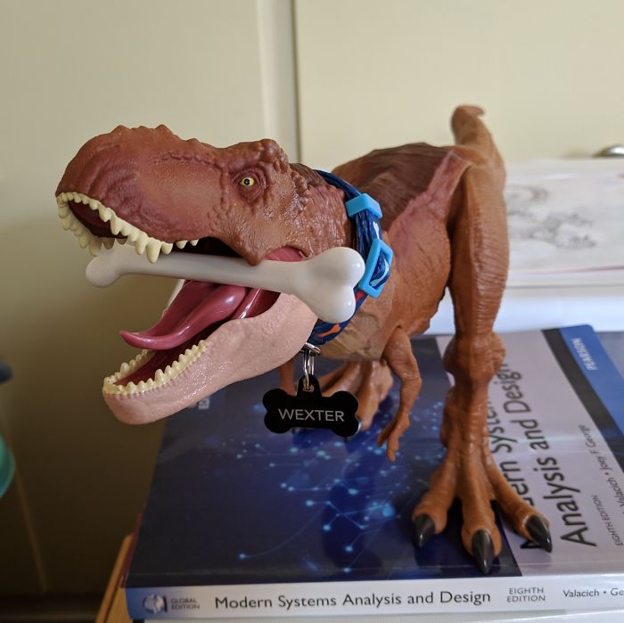 Mom Didn't Let Her Kid Buy A T-Rex Because It's 'Too Violent', They Buy One When They Grow Up And The Pics Are Hilarious