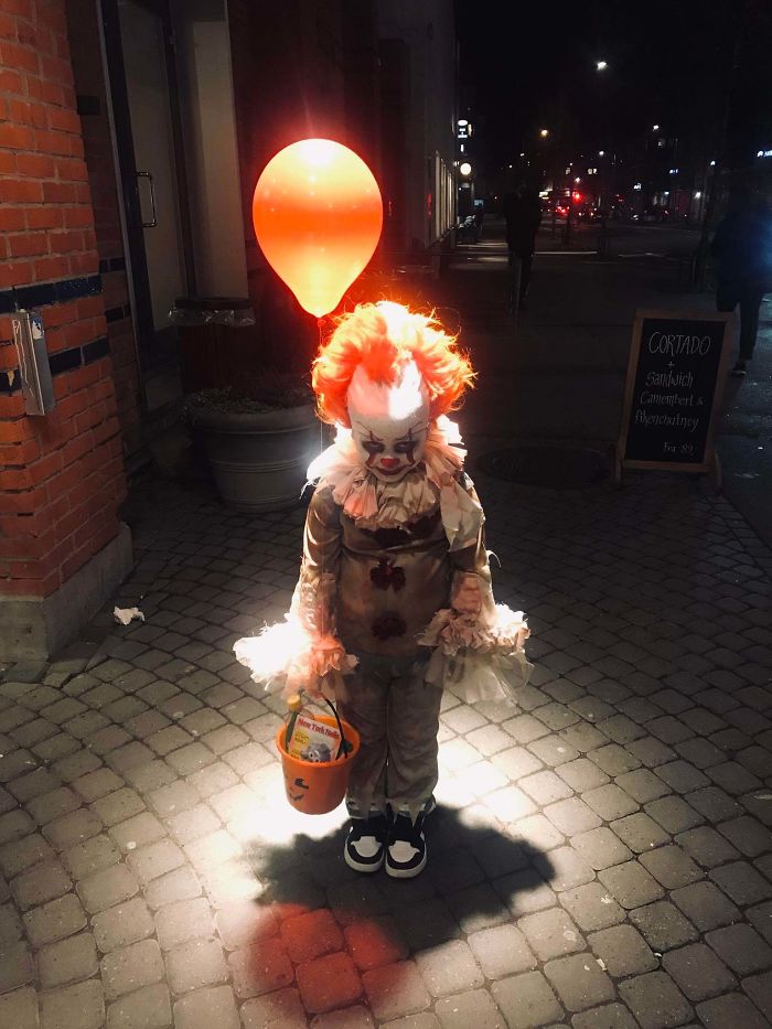5y Girl As Pennywise