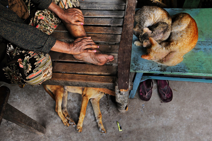 The Special Bond Between Humans And Animals Portrayed By Steve Mccurry