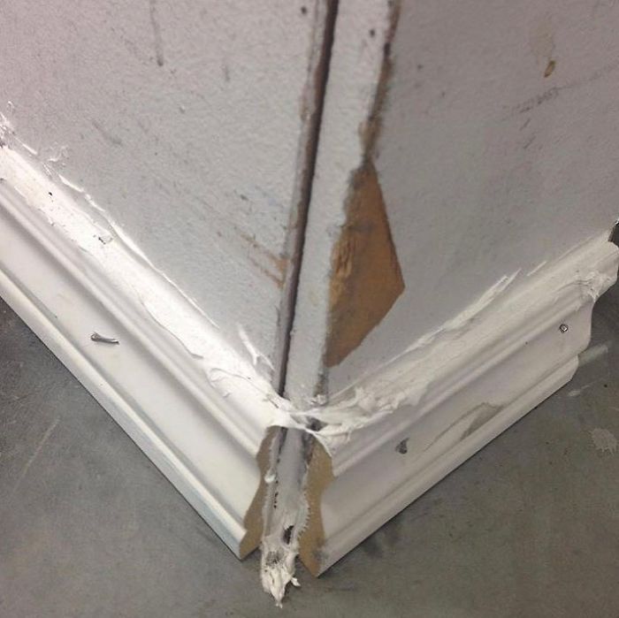 Guy Finds The Worst Construction Fails And 'Justifies' Them With Hilarious Captions (30 Pics)