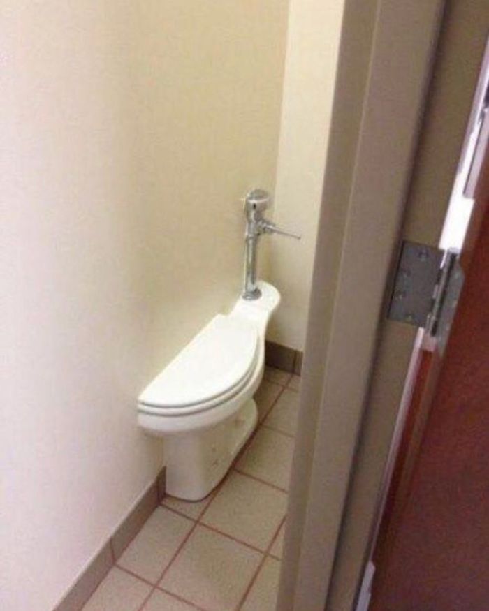 Guy Finds The Worst Construction Fails And 'Justifies' Them With Hilarious Captions (30 Pics)