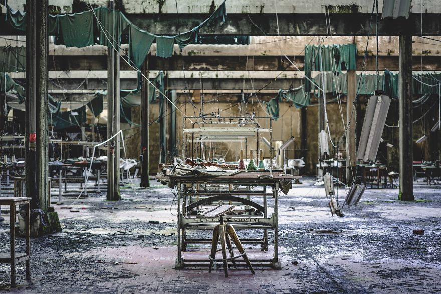 An Extremely Photogenic Textile Factory In Italy