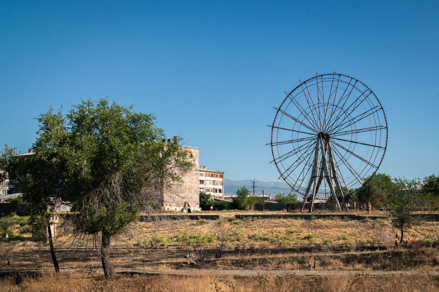 I Explore Creepy And Abandoned Playgrounds Of Armenia