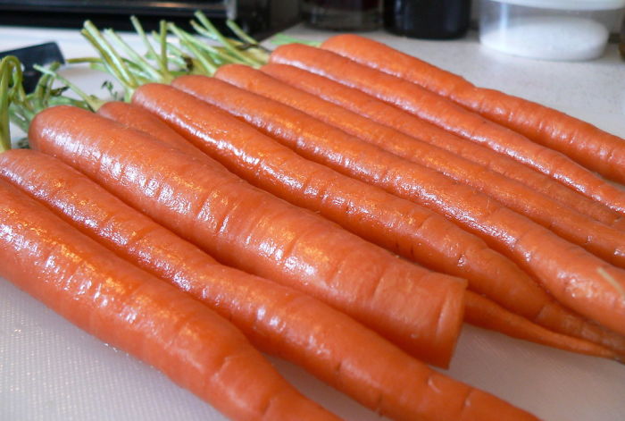 Carrots Do Not Enhance Vision Beyond Normal Levels In Those Receiving An Adequate Amount
