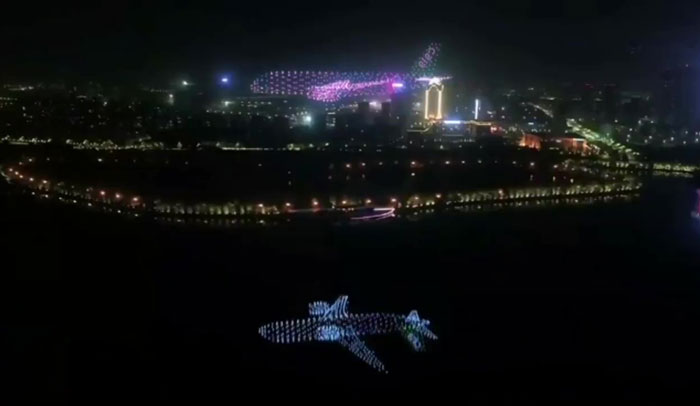 Impressive “Ghost Plane” Performance Out Of 800 Drones Appeared At Chinese Air Show