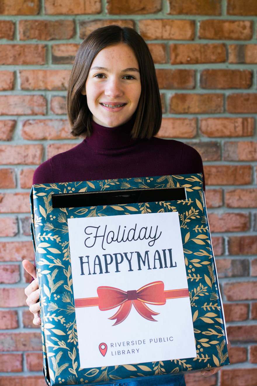 I'm 16 Years Old, And I'm On A Mission To Collect 10,000 Handmade Holiday Cards For The Elderly