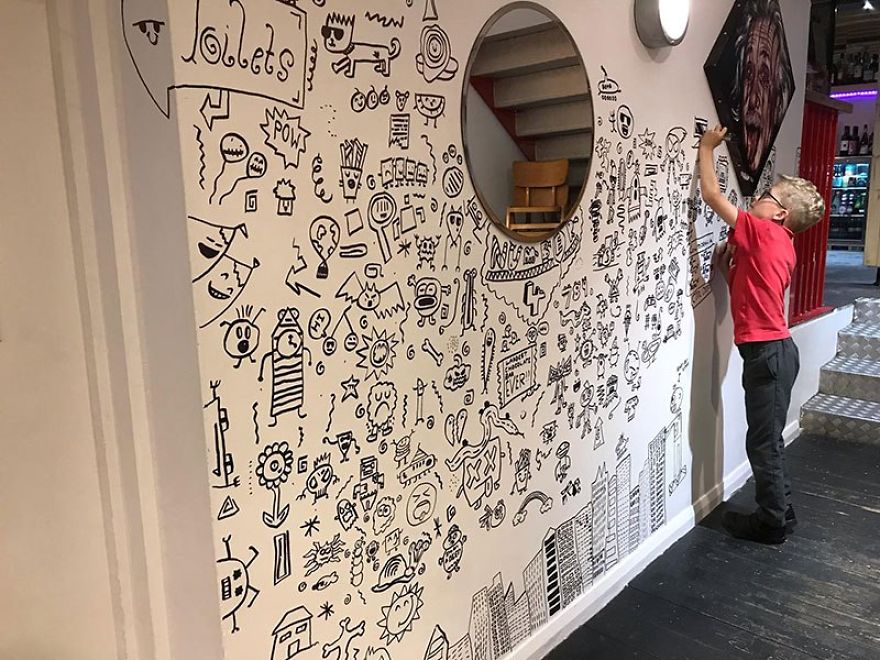 Kid Gets Hired By Local Restaurant To Doodle Their Walls Kid Gets Hired By Local Restaurant To Doodle Their Walls