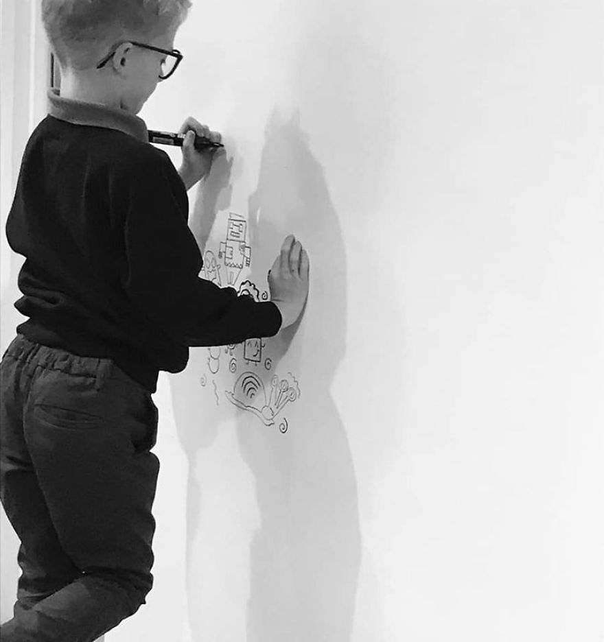 Kid Gets Hired By Local Restaurant To Doodle Their Walls Kid Gets Hired By Local Restaurant To Doodle Their Walls