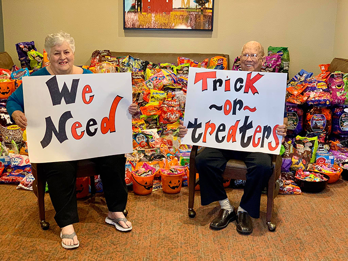 For The First Time, This Nursing Home Opens Its Doors For Kids To Trick Or Treat And Gets Over 5,000 Visitors