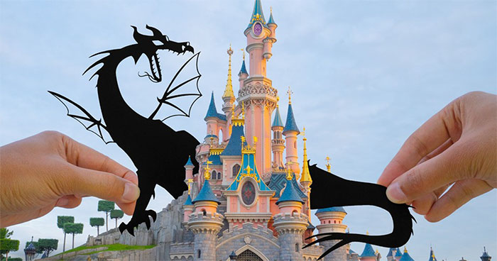 I Travel Around Disneylands Around The World To Hold Up Paper Cut-Outs Of Famous Characters And Scenes (86 Pics)