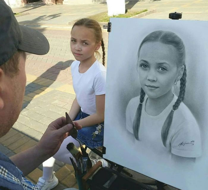 Russian Street Artist Draws Realistic Portraits In One Hour (30 Pics)